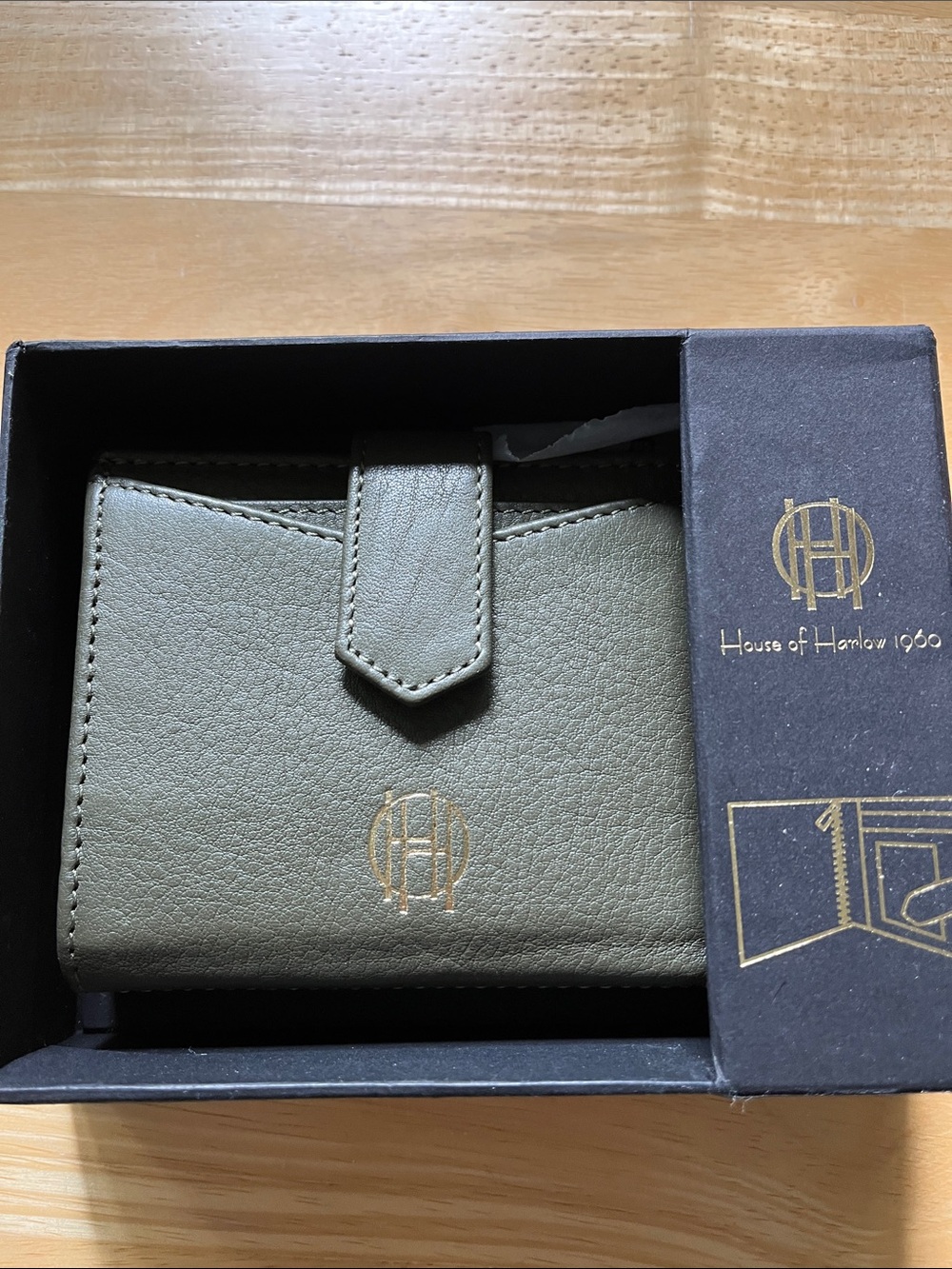 House of Harlow 1960 Olive Green Leather bi-fold Wallet NEW